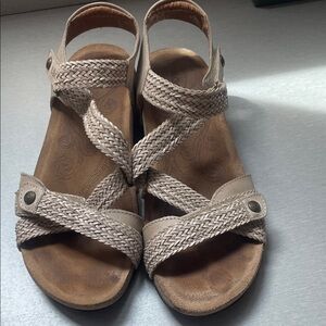 Taos beige sandals. 8-8.5